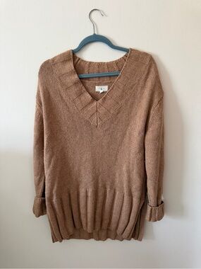 Lou & Grey V-Neck Sweater in Warm Camel